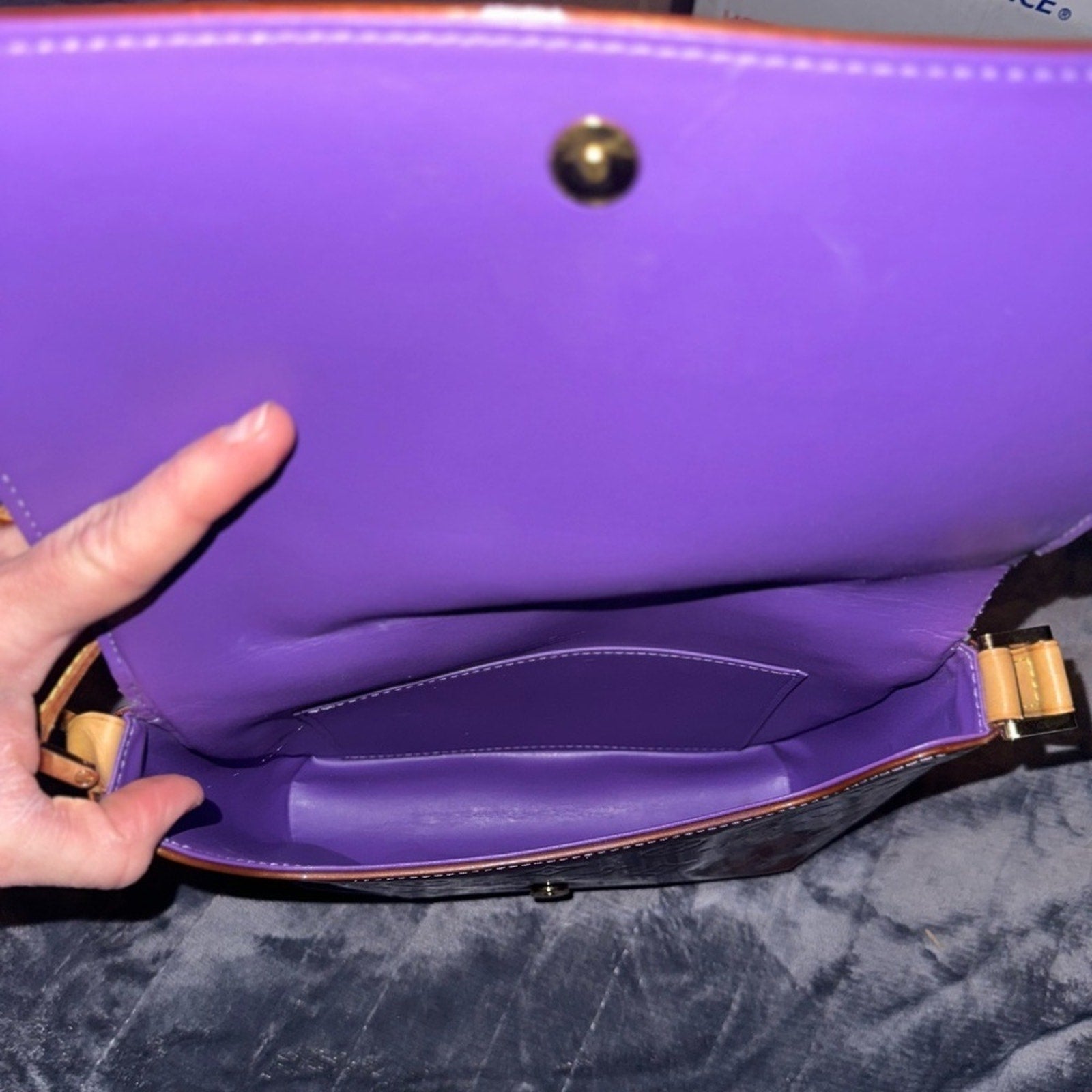 LOUIS VUITTON
Bronze Monogram Vernis Thompson Street Bag