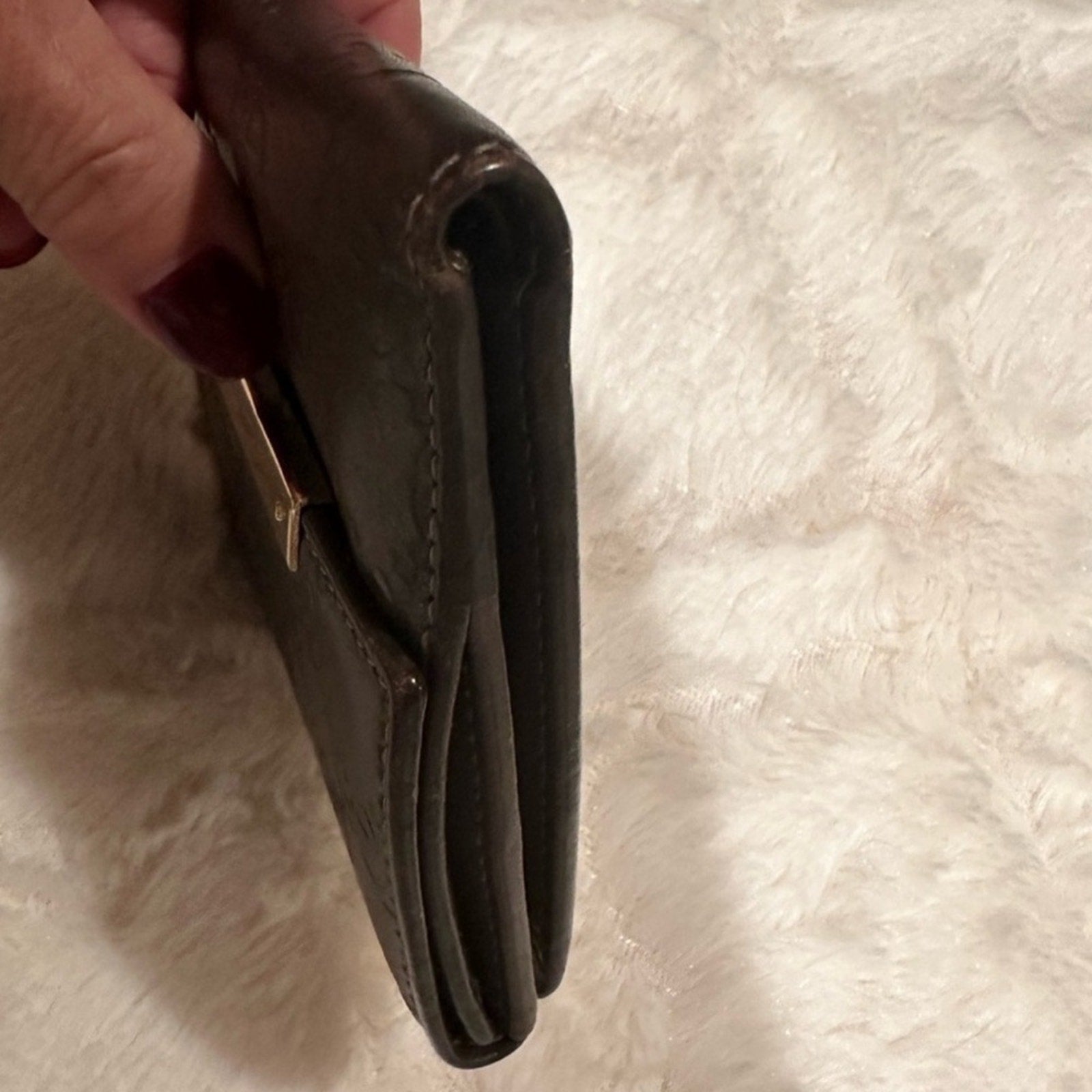 Gucci Compact wallet EUC