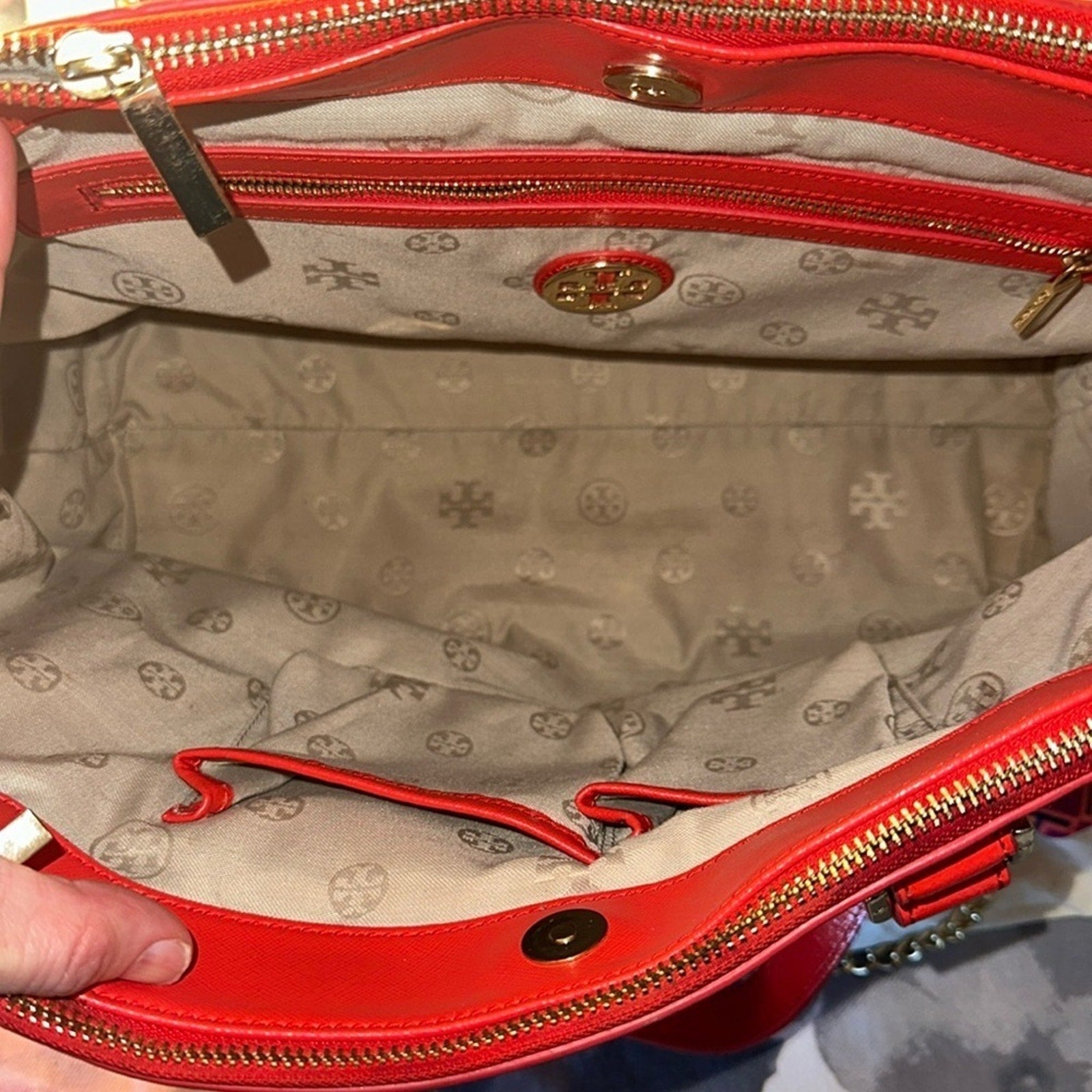 Tory Burch RED Robinson Double Zip Tote with cross body EUC