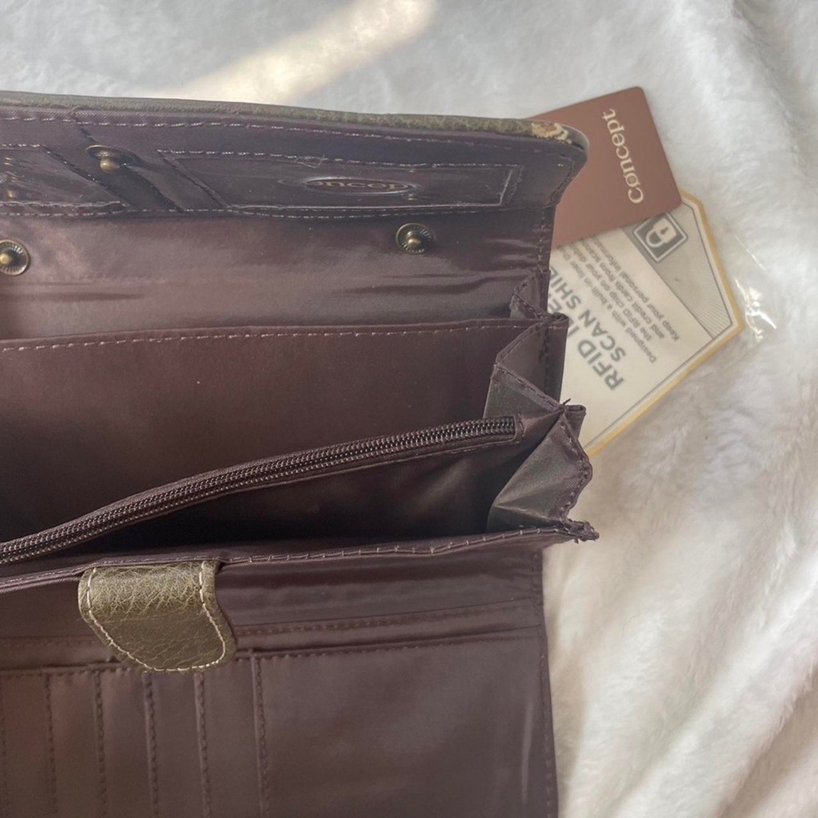 Concepts Olive Green RFID Wallet with crossbody attachment - NWOT