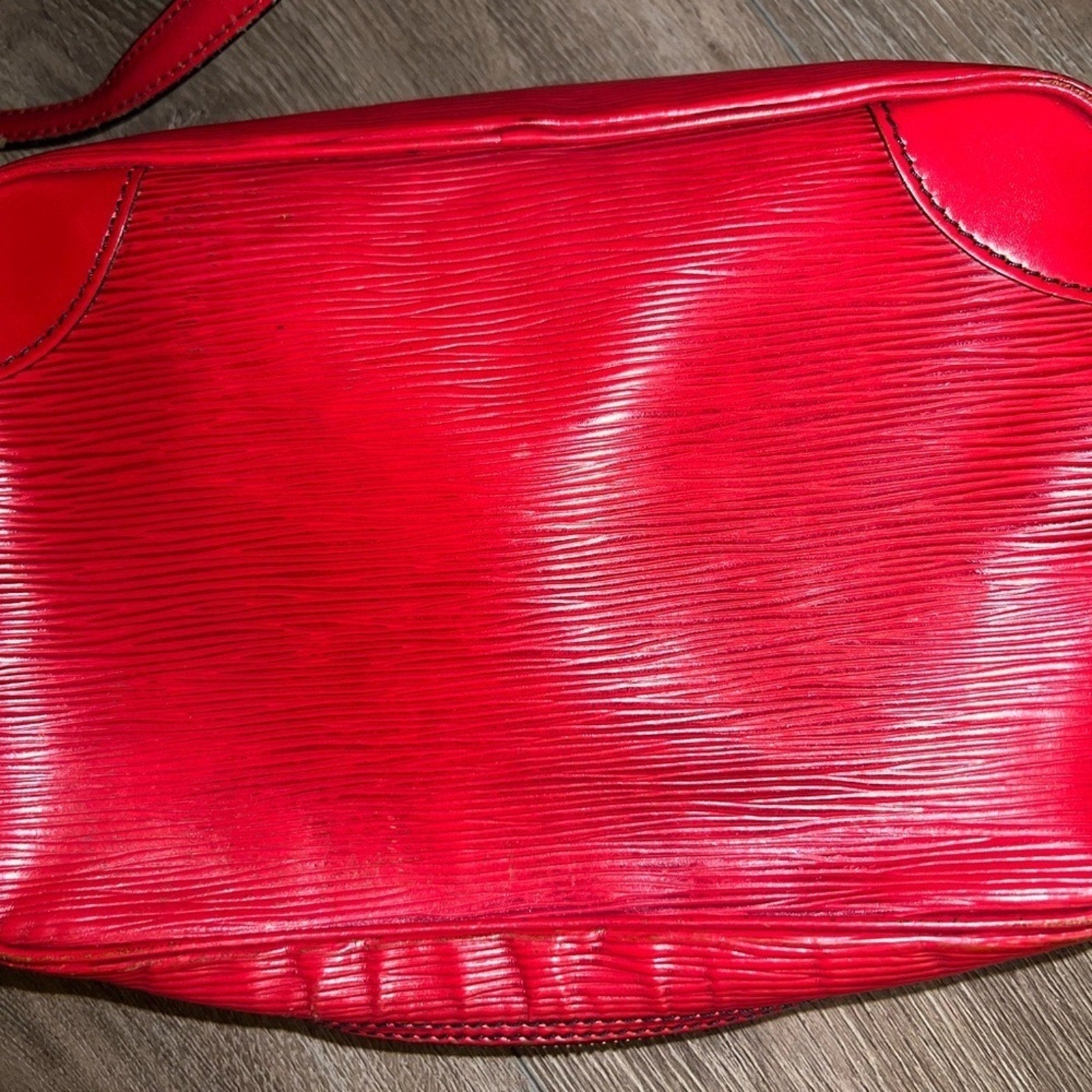 LOUIS VUITTON
Trocadéro leather crossbody bag
Good condition