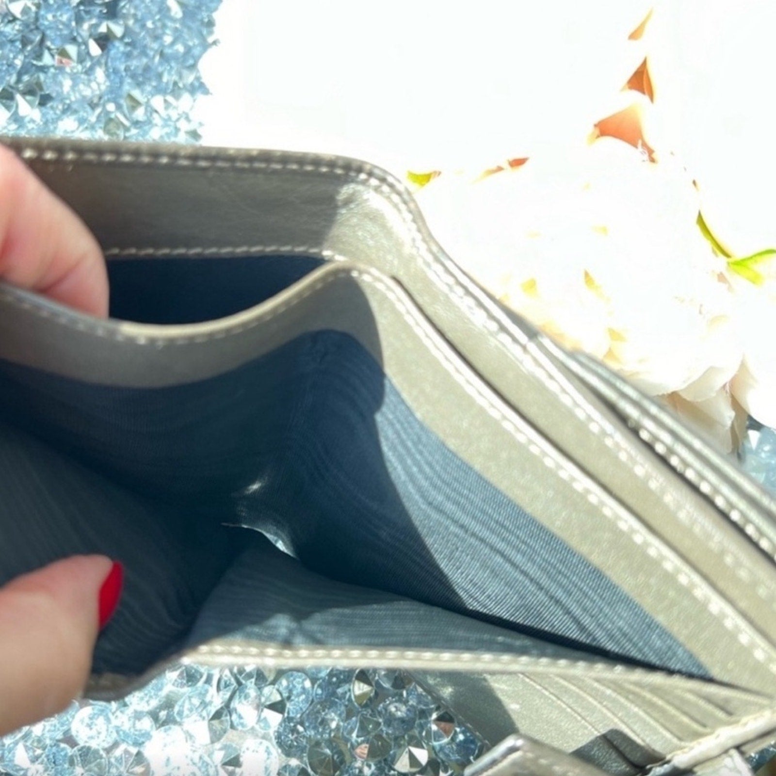 Gucci Compact wallet EUC