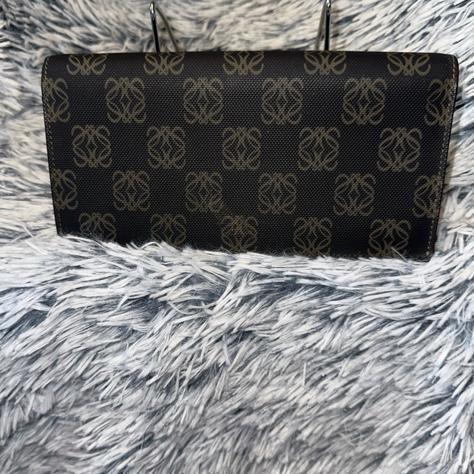LOEWE AUTHENTIC ANAGRAM CANVAS AND CALFSKIN LEATHER LONG BIFOLD WALLET. EUC.