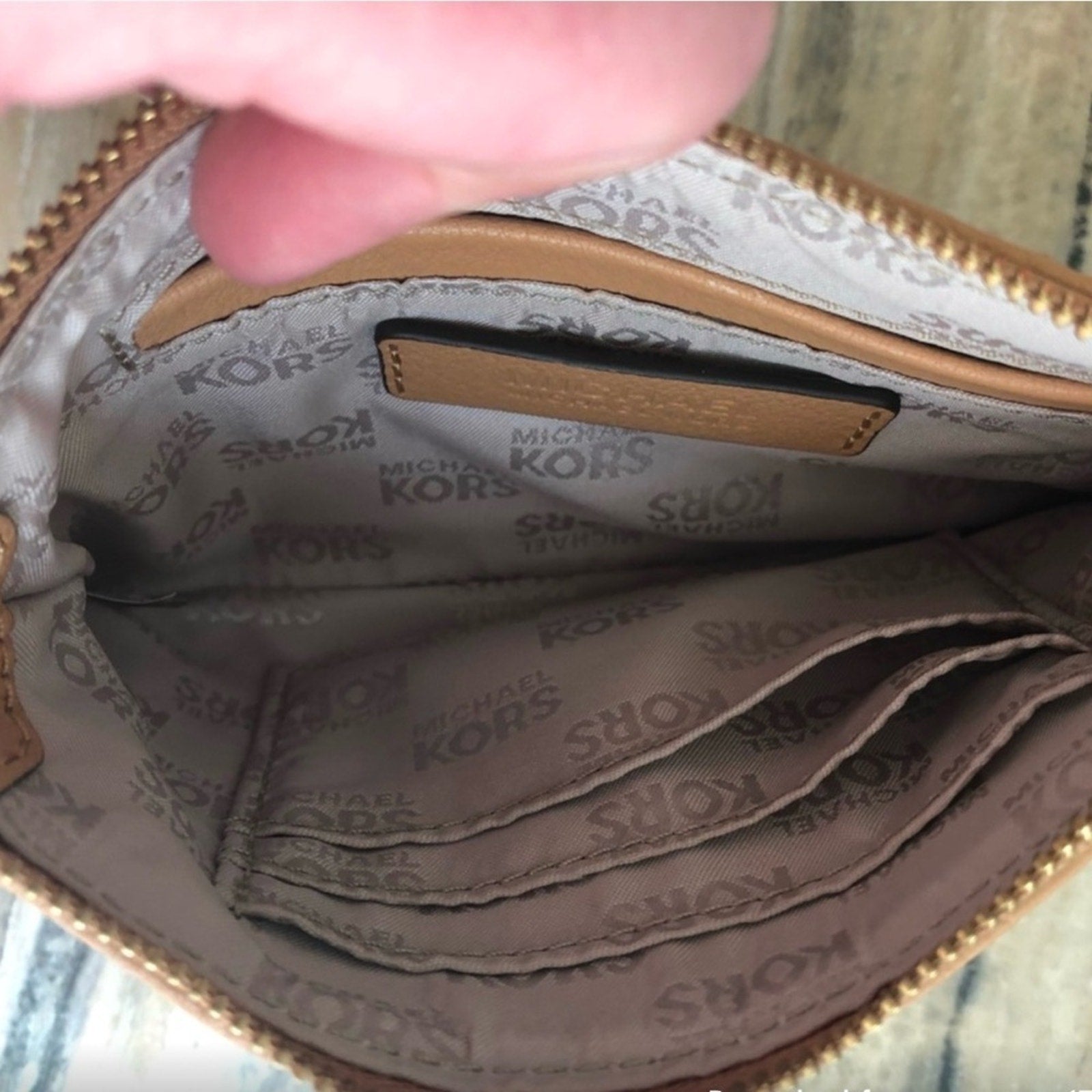 EUC Michael Kors Leather Wristlet