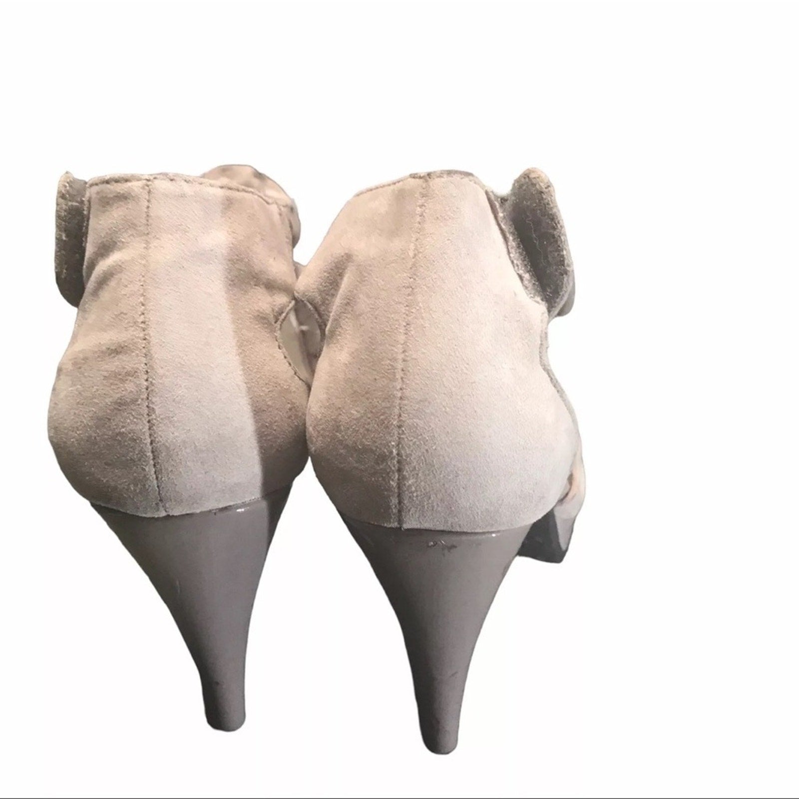 Candie’s Peep Toe Heels Pumps in Taken Blush Mauve Beige Rosette Faux Suede 9.5