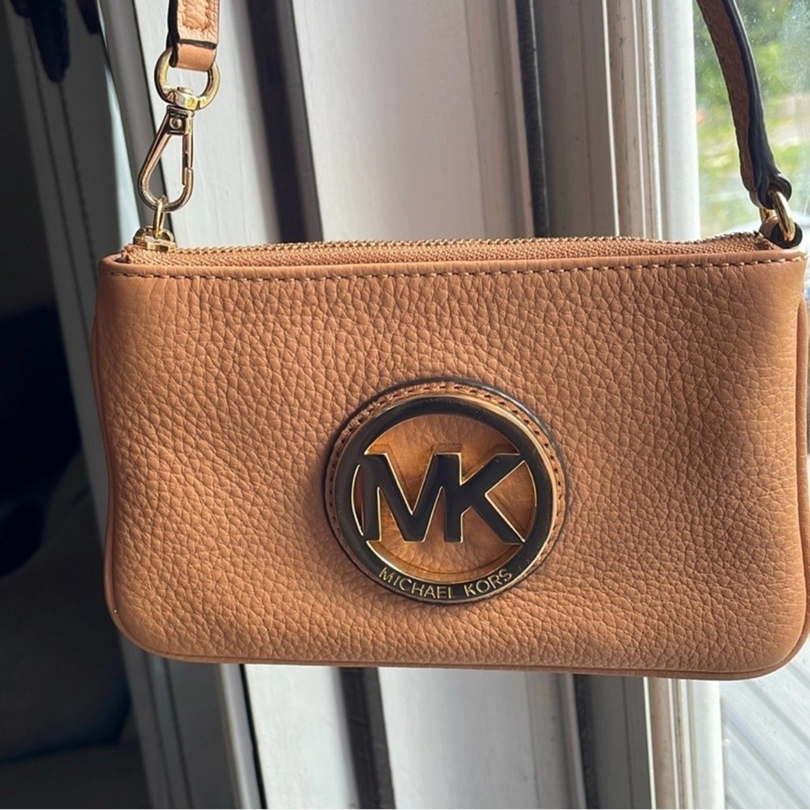 EUC Michael Kors Leather Wristlet