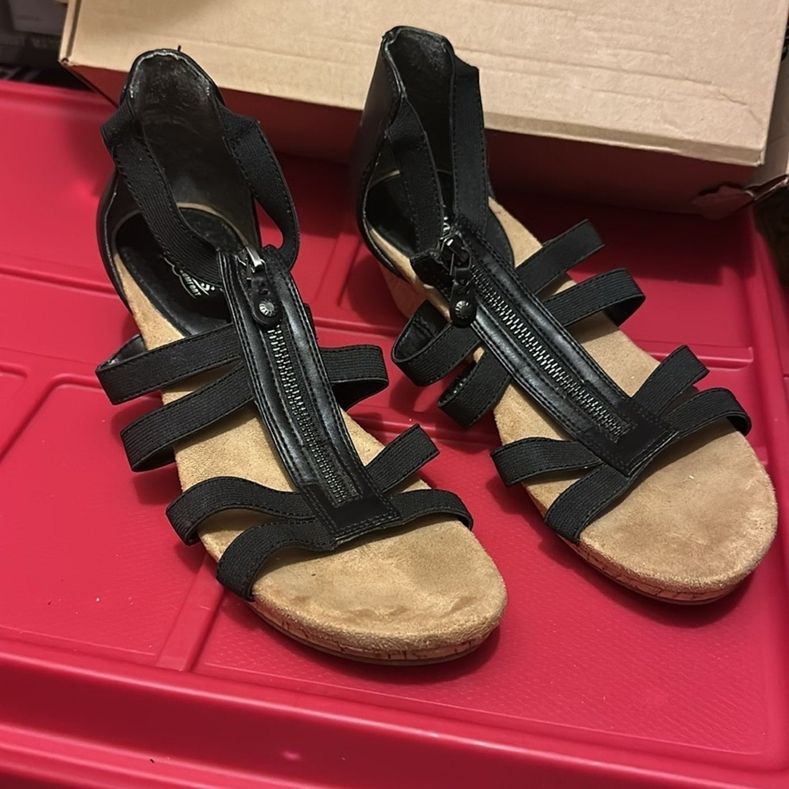 G.H. BASS & Co. brown Gladiator style WALK sandal ladies 8 1/2 M zip back comfy