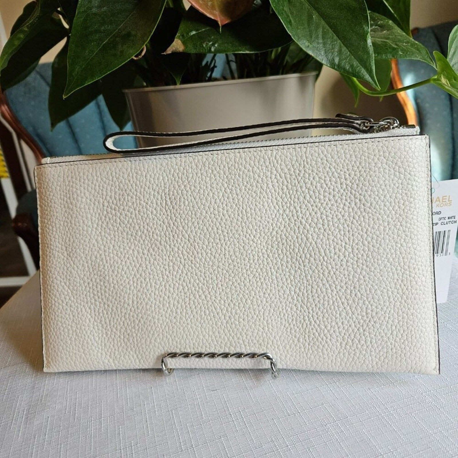 Michael Kors White Saffiano Leather XL NWT XL 6"x10" White Wristlet-Item
