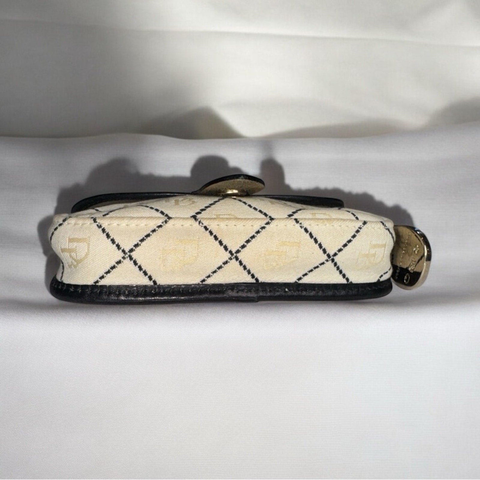 Dooney & Bourke Vintage Snap Front Wallet Wristlet with Blue Duck Charm LIKE NEW