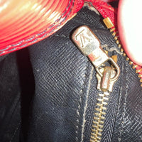 LOUIS VUITTON
Trocadéro leather crossbody bag
Good condition
