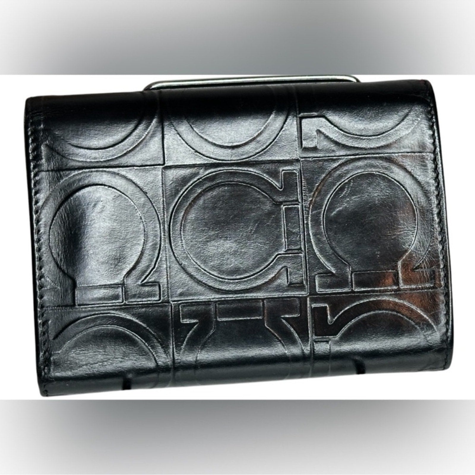 AUTH SALVATORE FERRAGAMO GANCINI LEATHER EMBOSSED LOGO COMPACT WALLET EUC