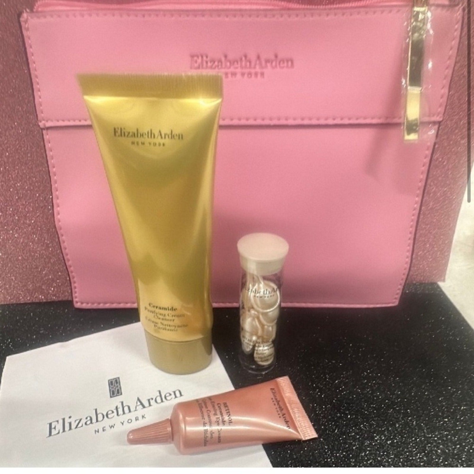 ELIZABETH ARDEN - NWOT Makeup Bag & 3 Travel Size Ceramide Products $140 Value