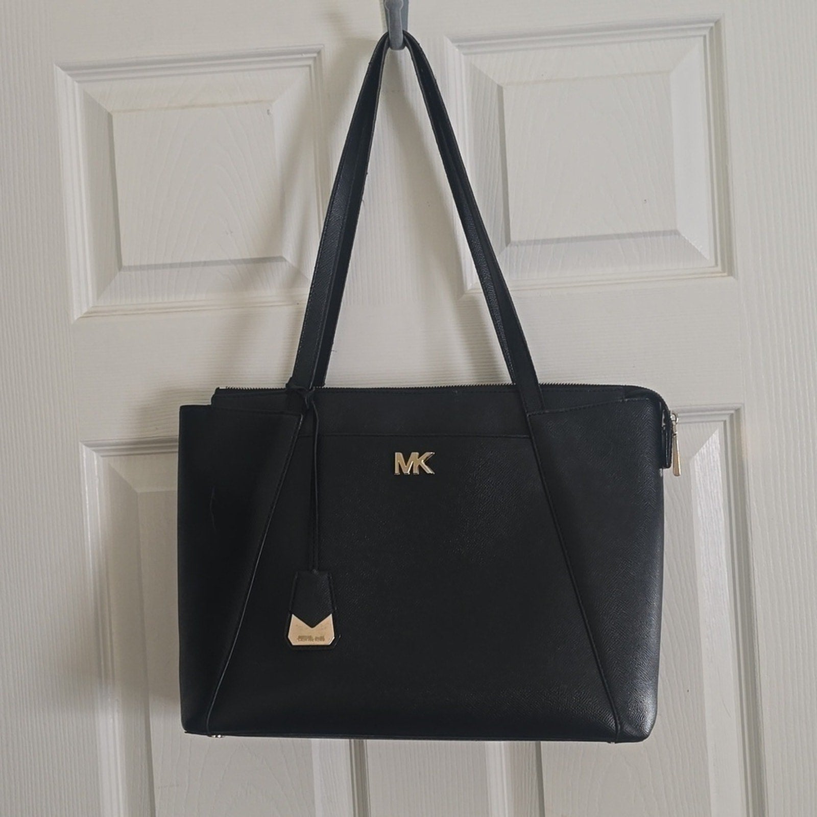 Michael Kors Large Jet Set Black IPad Shoulder Bag Zipper