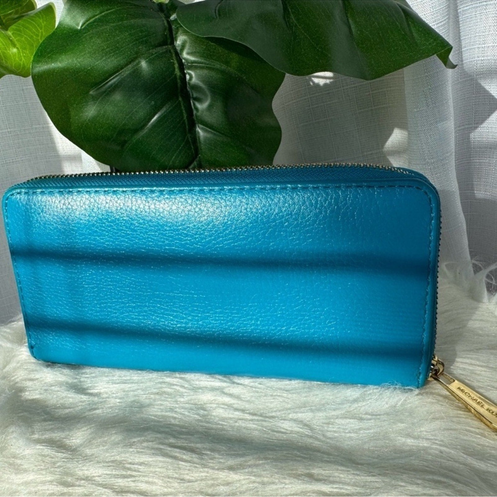 Michael Kors Jet Set Leather Zip Around Continental Wallet- Electric Blue NWOT