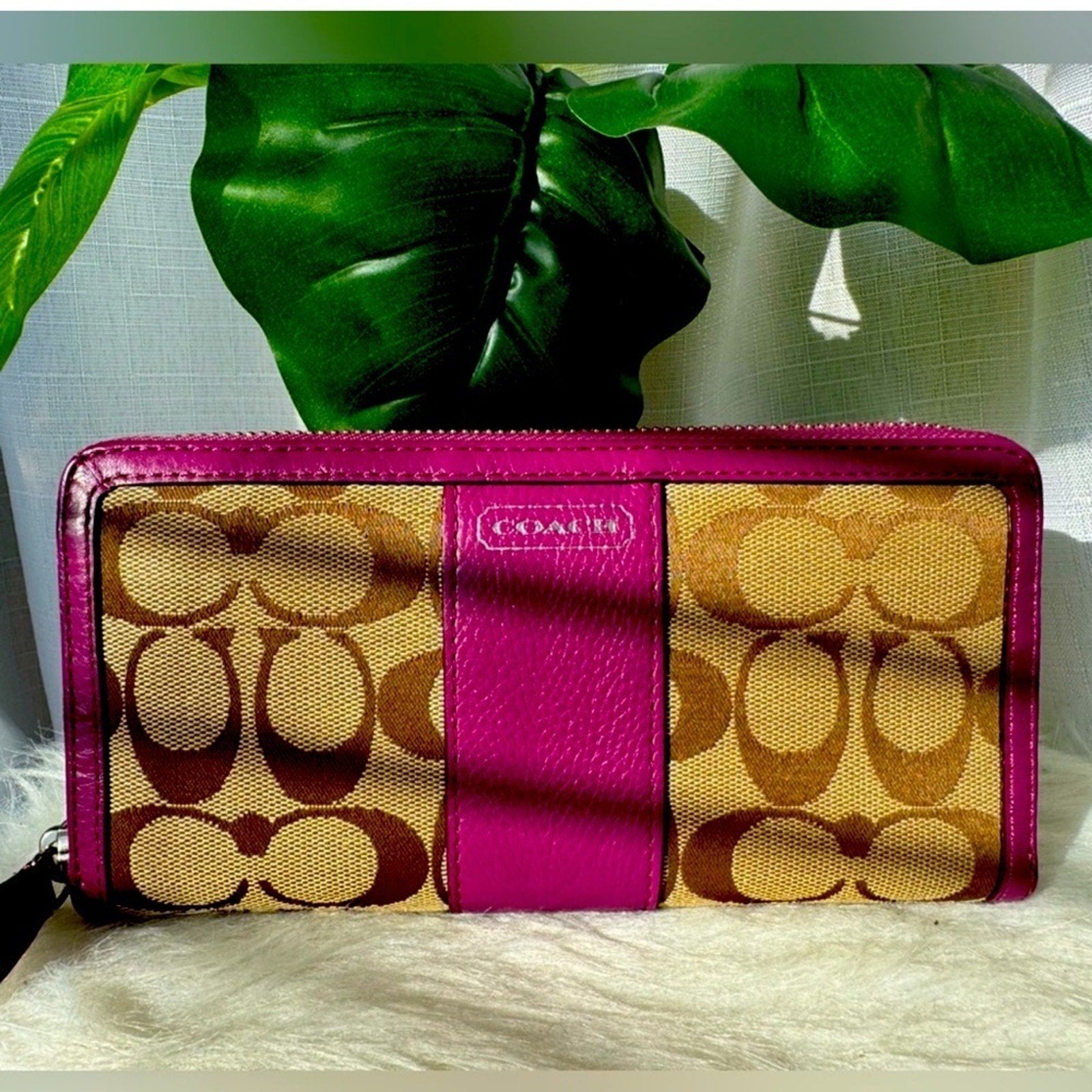 Coach Zip tan and purple wallet vintage EUC