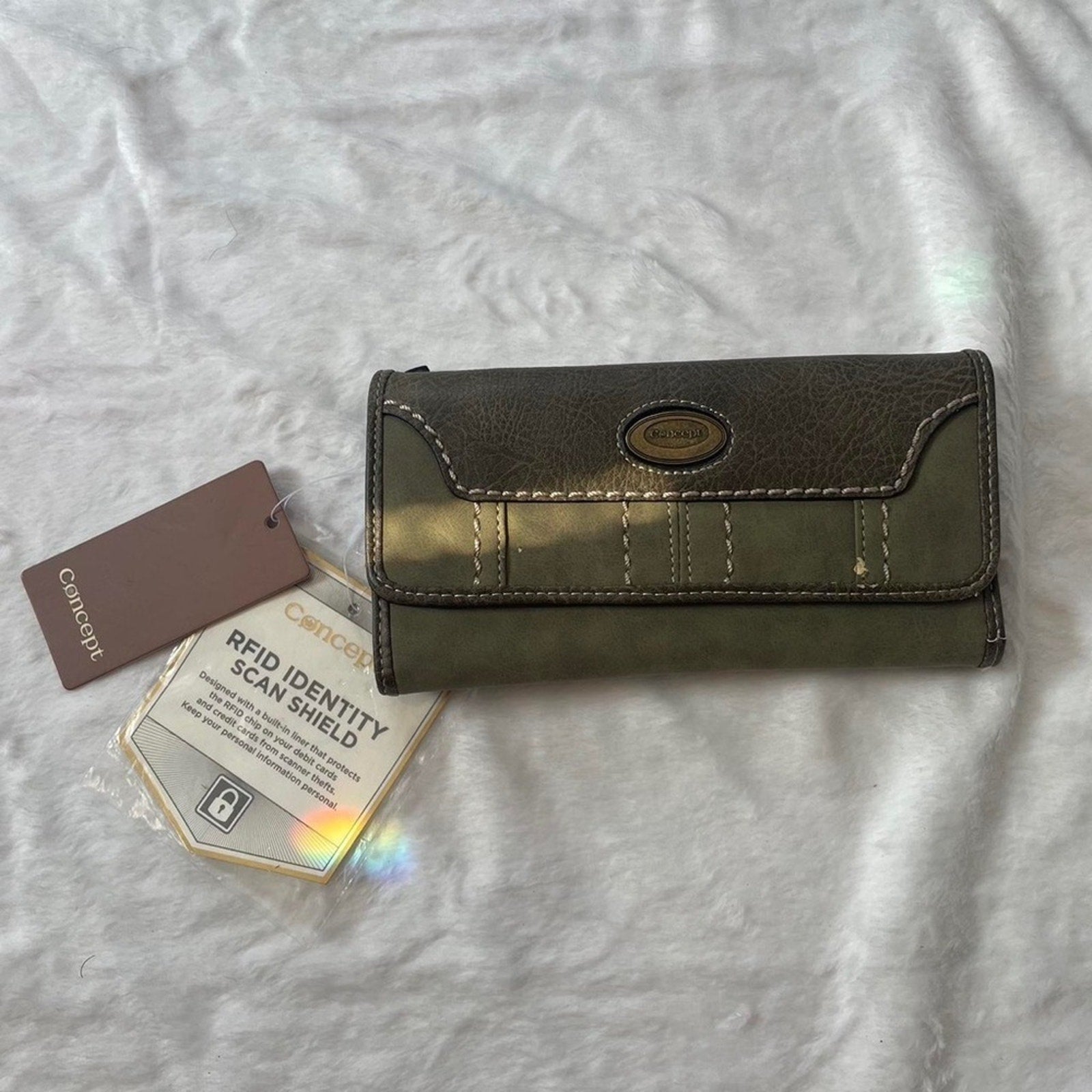Concepts Olive Green RFID Wallet with crossbody attachment - NWOT