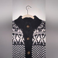 Women’s Black and White Patterned Sweater NWOT
