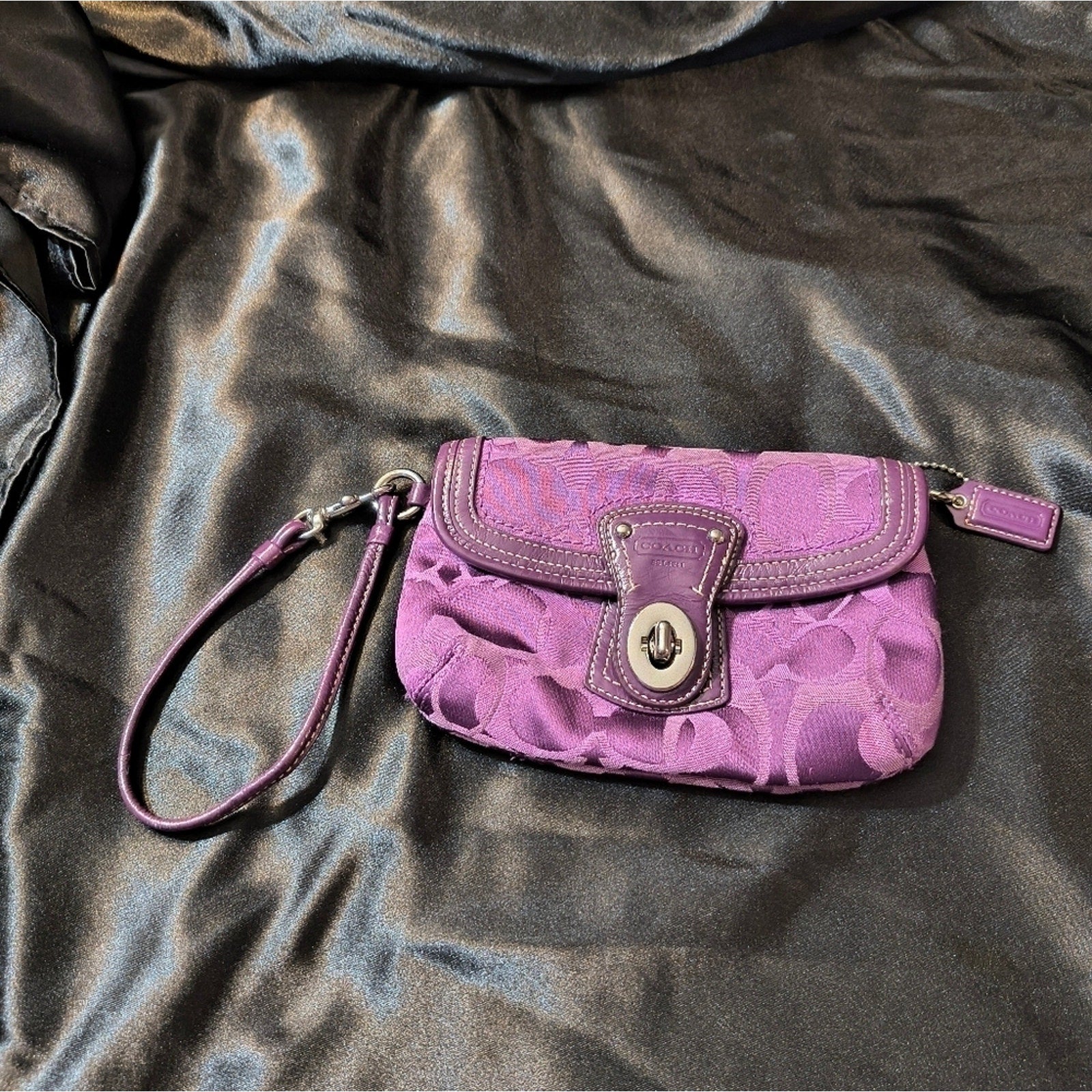 Vintage Coach Turn Lock Purple Wristlet