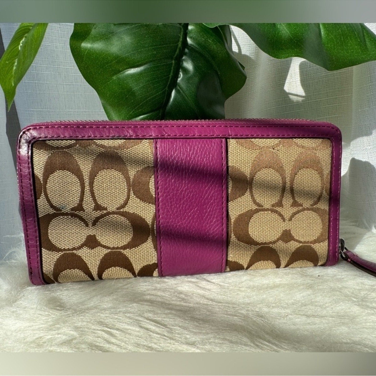 Coach Zip tan and purple wallet vintage EUC