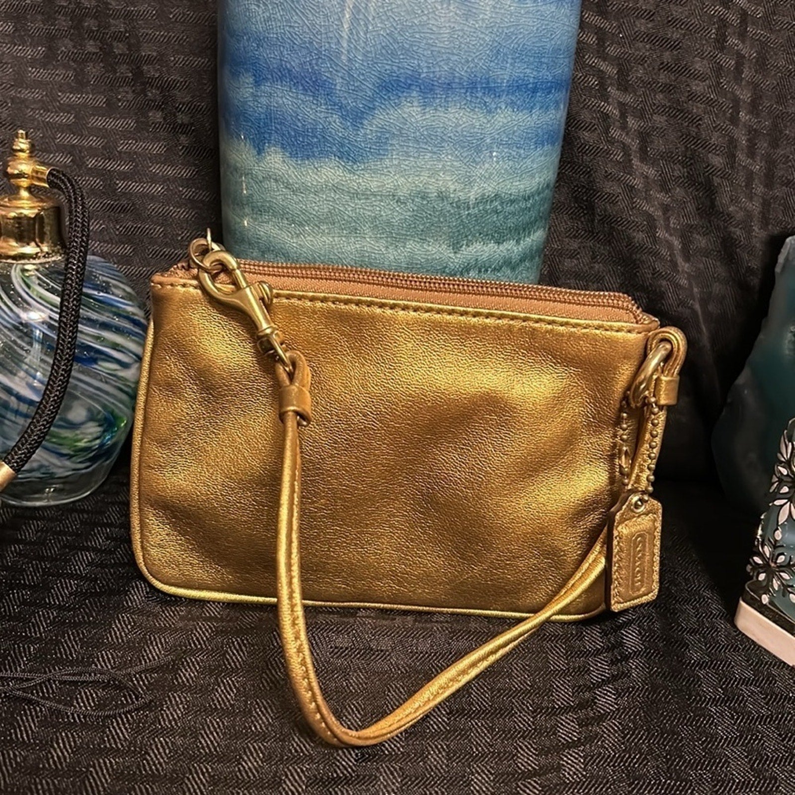 Coach Julia Spotlight Leather Wristlet Clutch Gold 46810B with pink lining VGUC