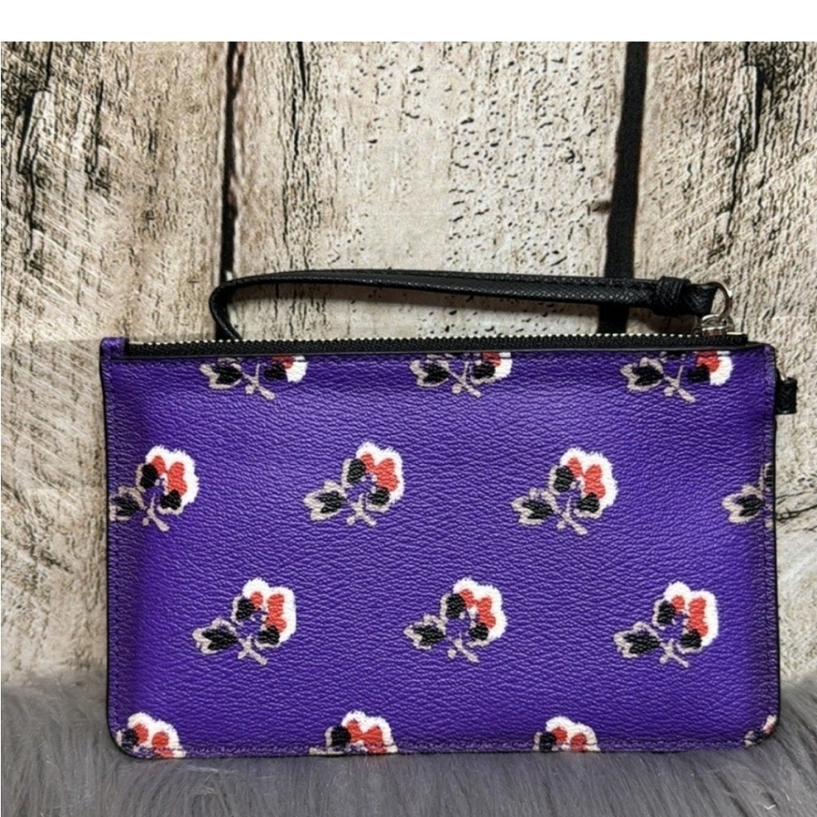 Coach | Bramble Floral Rose Print Purple Leather Zip Wristlet EUC