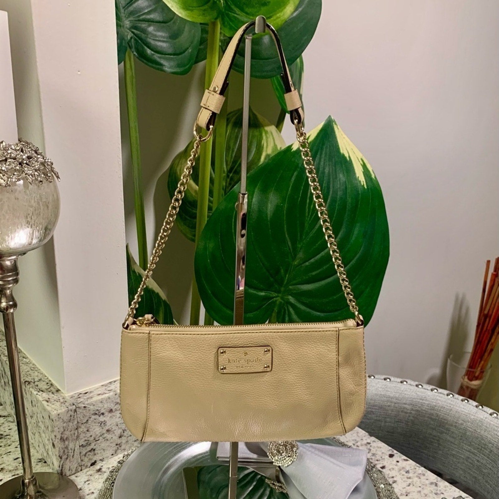 Kate Spade ♠️ Byrd Wellesley Cream Leather
Chain Strap Purse EUC