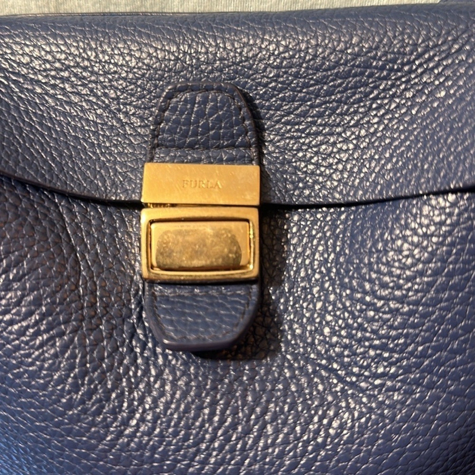 VINTAGE Furla Blue Pebble Leather adjustable crossbody purse RARE