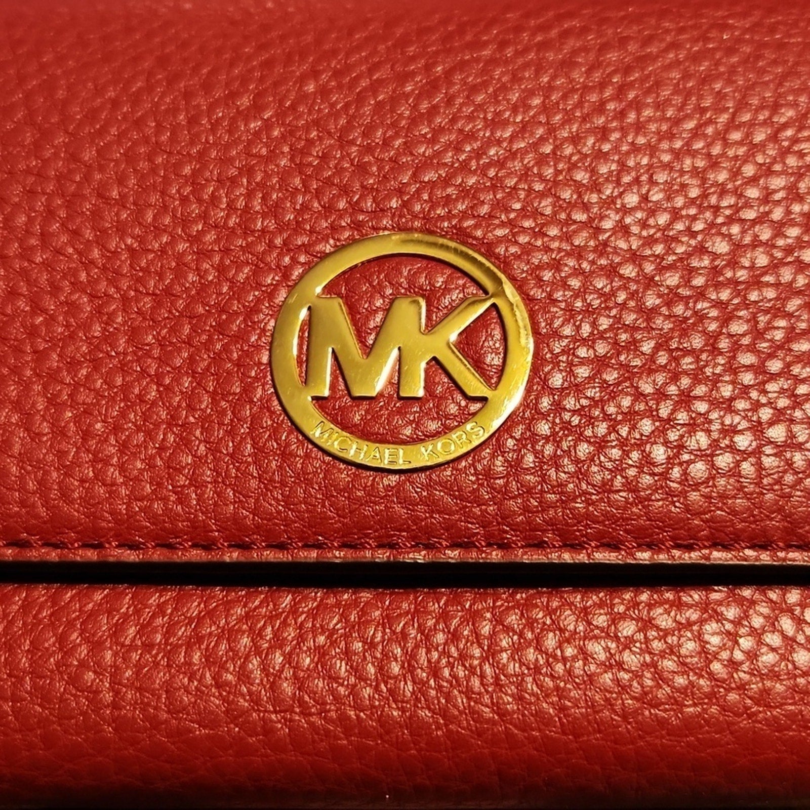 MK Red Pebble Leather  Wallet  EUC ✨️ Host Pick. BUY NOW PRICE 💰