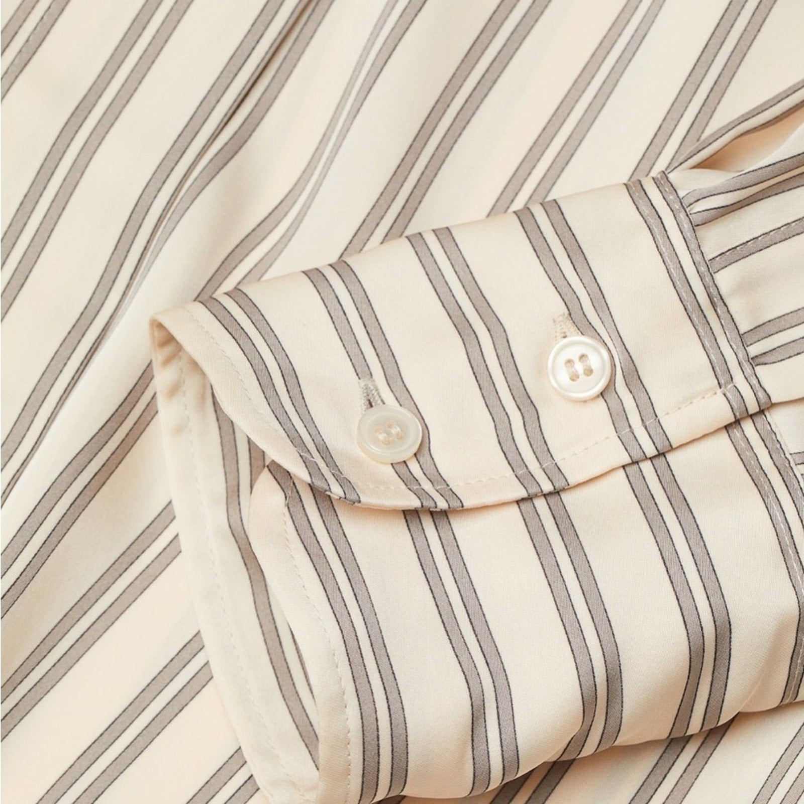 H&M LADIES SHIRT WITH A SHEEN