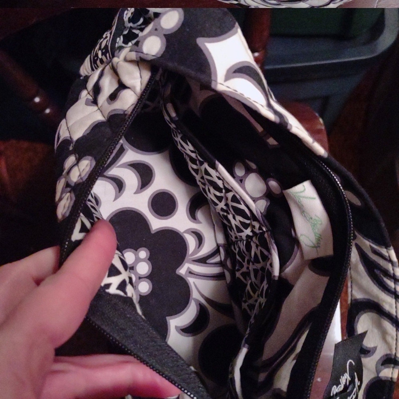 Vera Bradley Stylish Black and White Quilted Women's Bag