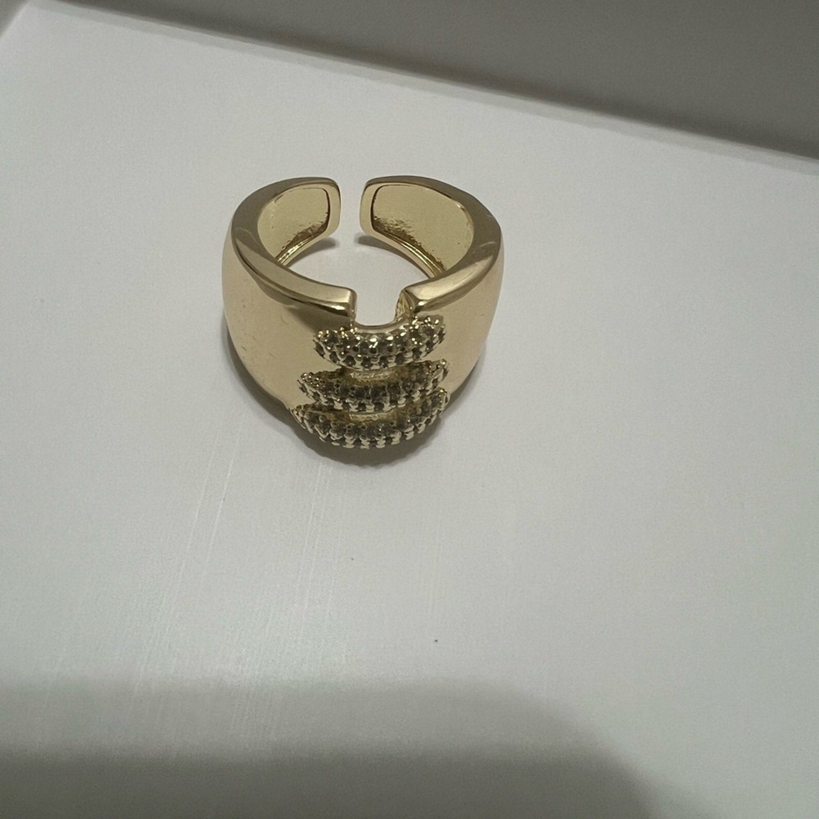 NEW 18K GOLD PLATED RING