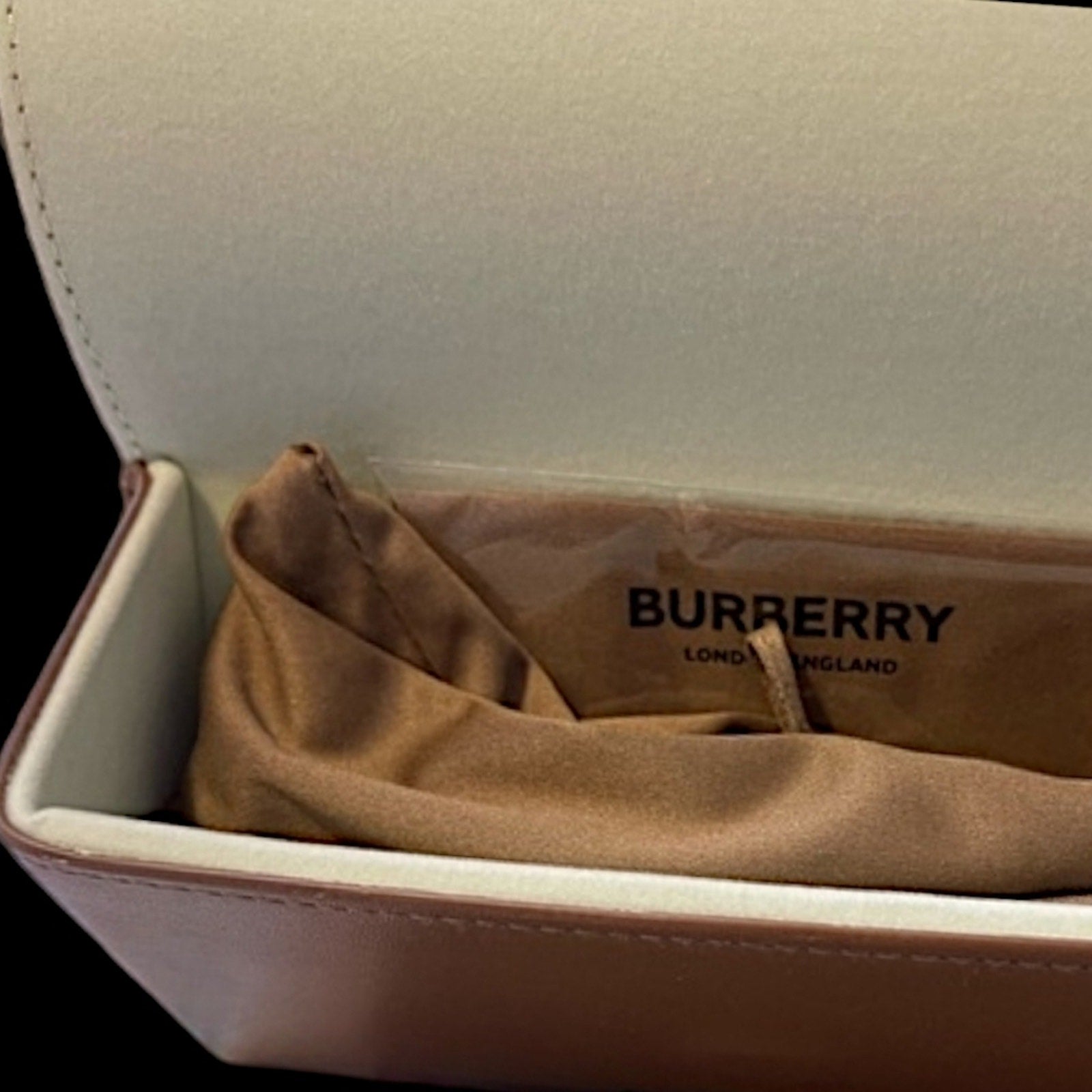 Authentic Burberry London England, Camel Brown Leather CASE
