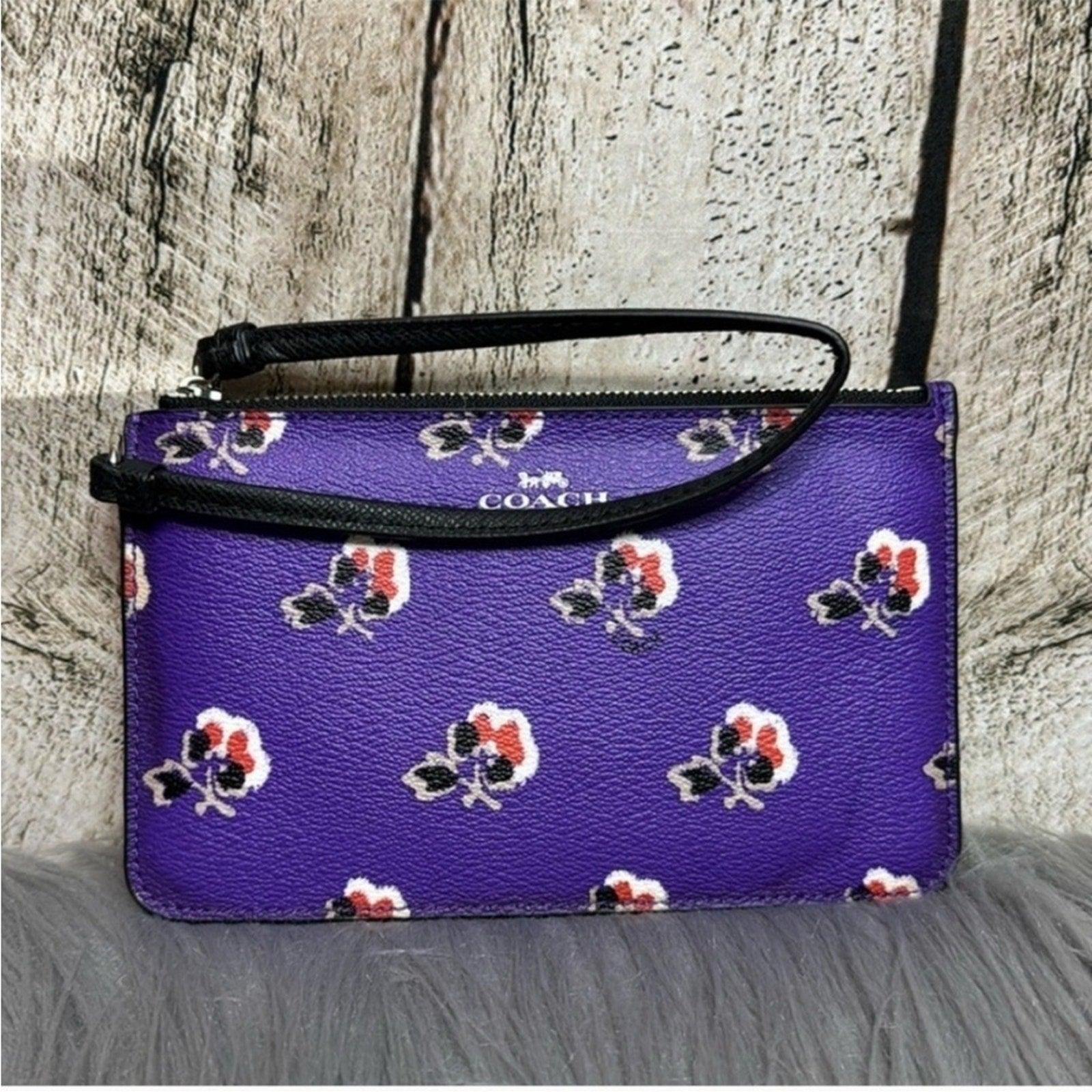 Coach | Bramble Floral Rose Print Purple Leather Zip Wristlet EUC