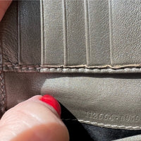 Gucci Compact wallet EUC