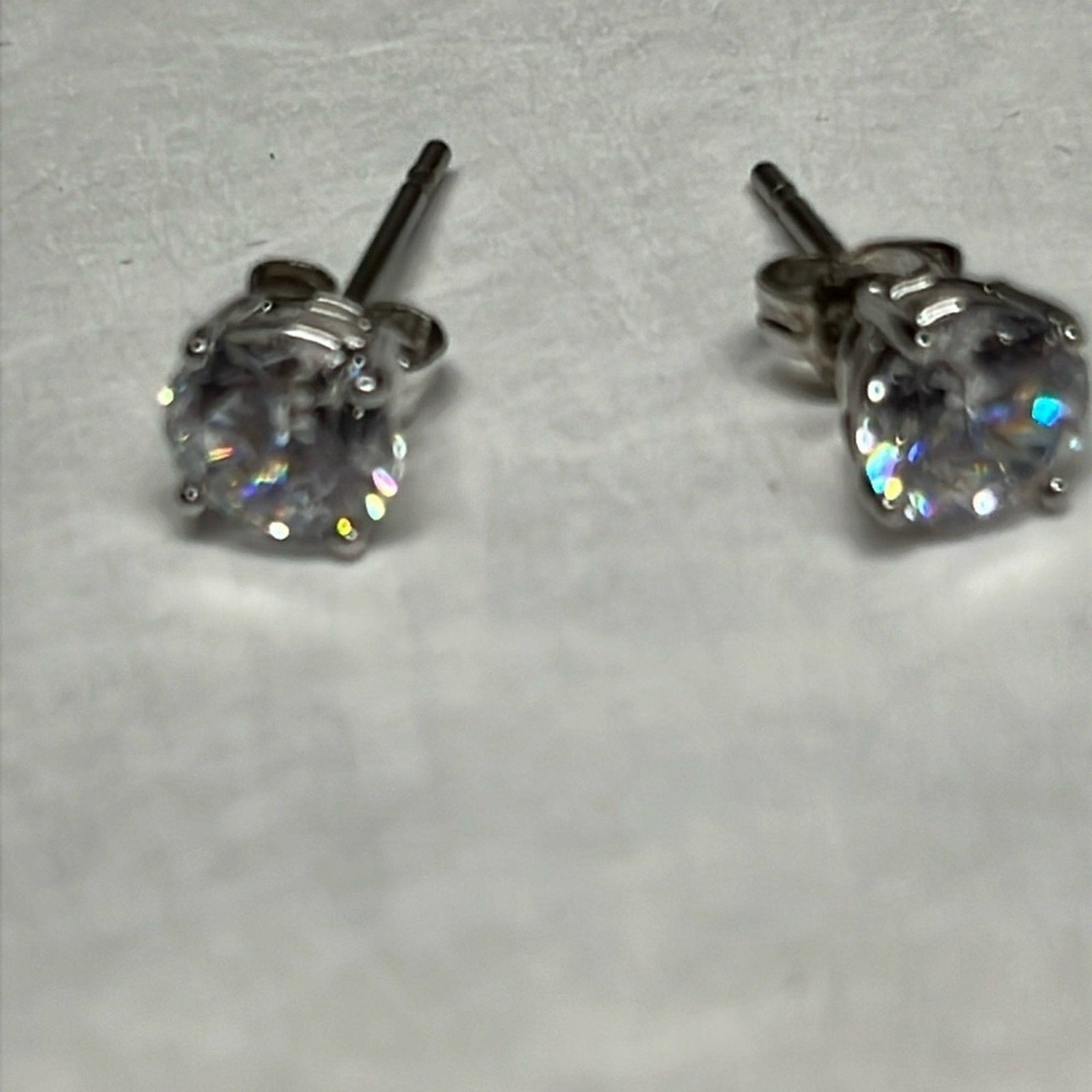 Solitaire Swarovski Crystal Stud