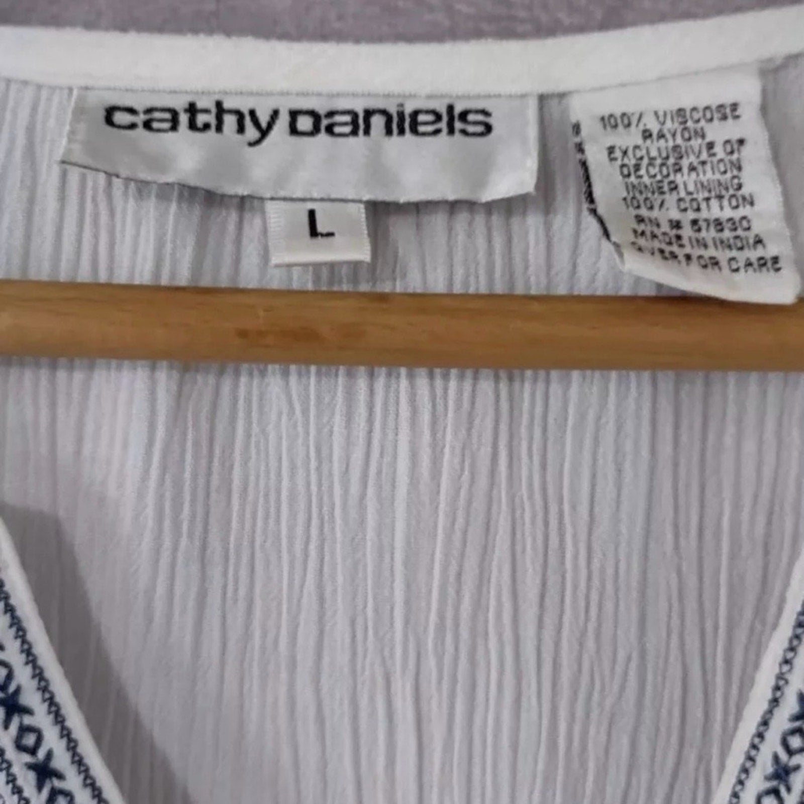 Cathy Daniels Top  Womens Large 3/4 Sleeve Embroidered V-neck Pullover Tunic NWT