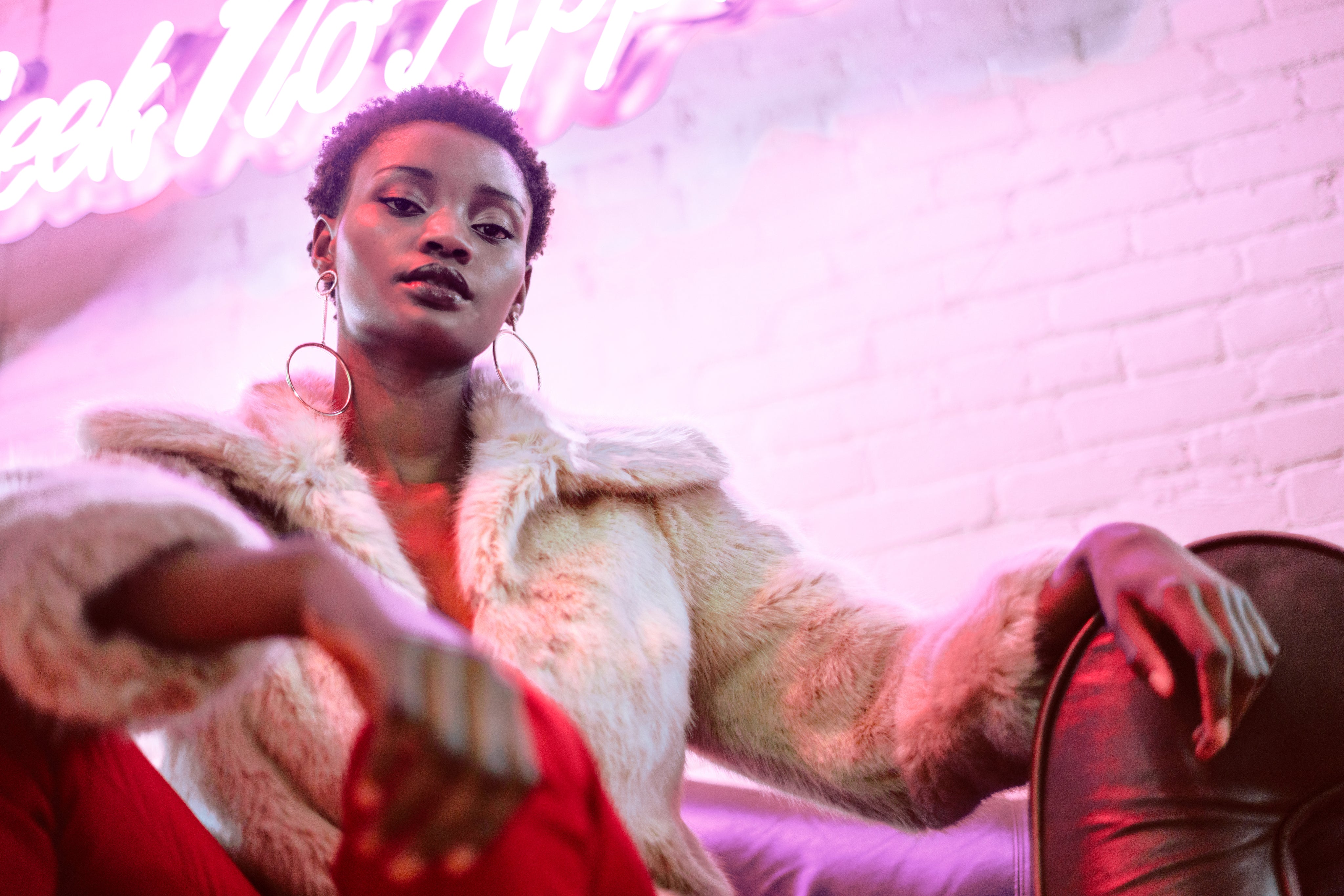 pink-neon-lights-fashion-model.jpg